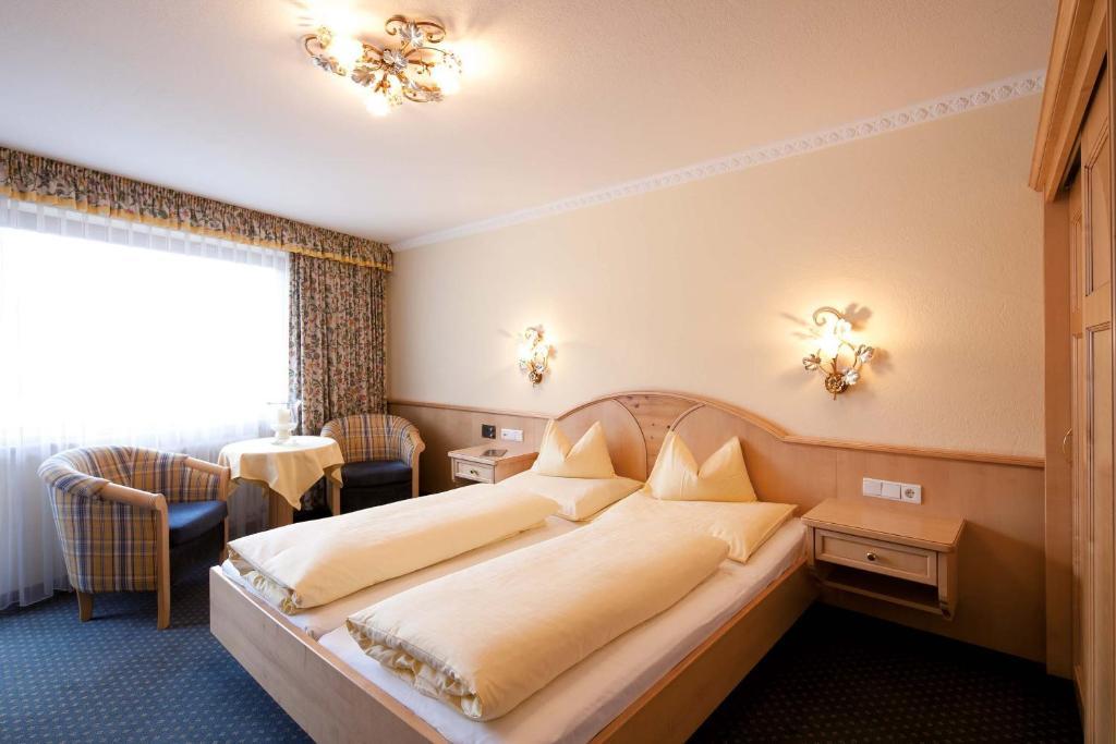 Hotel Eberl Finkenberg Zimmer foto