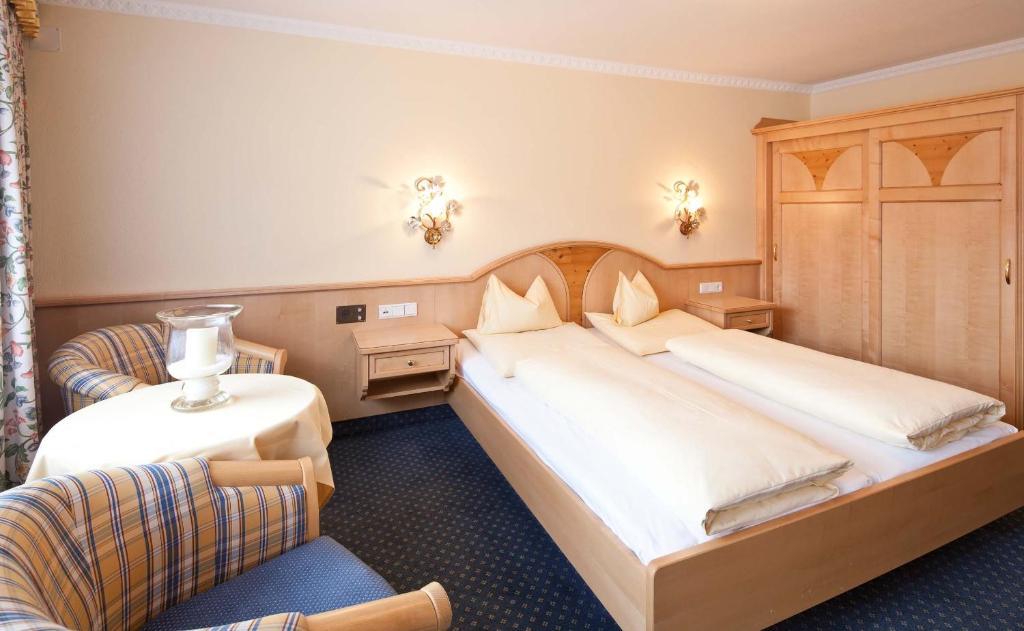 Hotel Eberl Finkenberg Zimmer foto